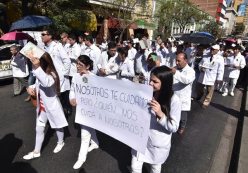 medicos-protesta